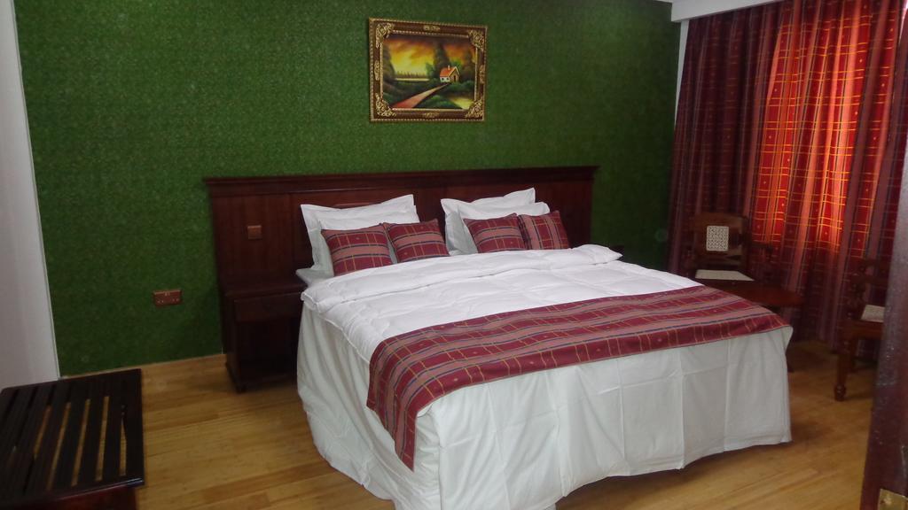 נקורו Eagle Palace Hotel חדר תמונה