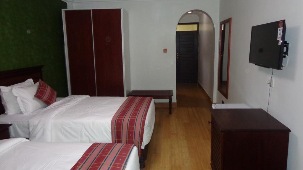 נקורו Eagle Palace Hotel חדר תמונה