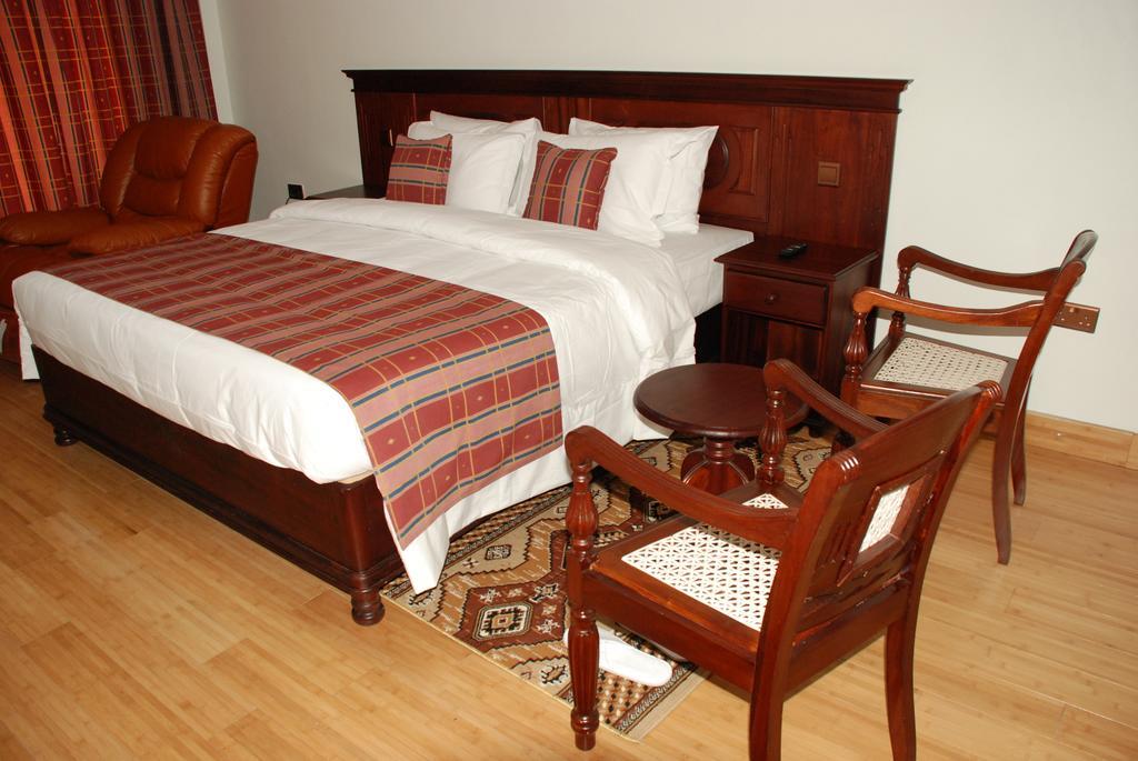 נקורו Eagle Palace Hotel מראה חיצוני תמונה