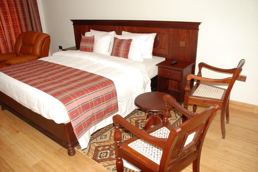 נקורו Eagle Palace Hotel חדר תמונה