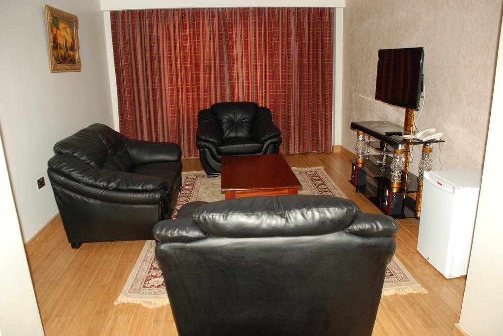 נקורו Eagle Palace Hotel חדר תמונה