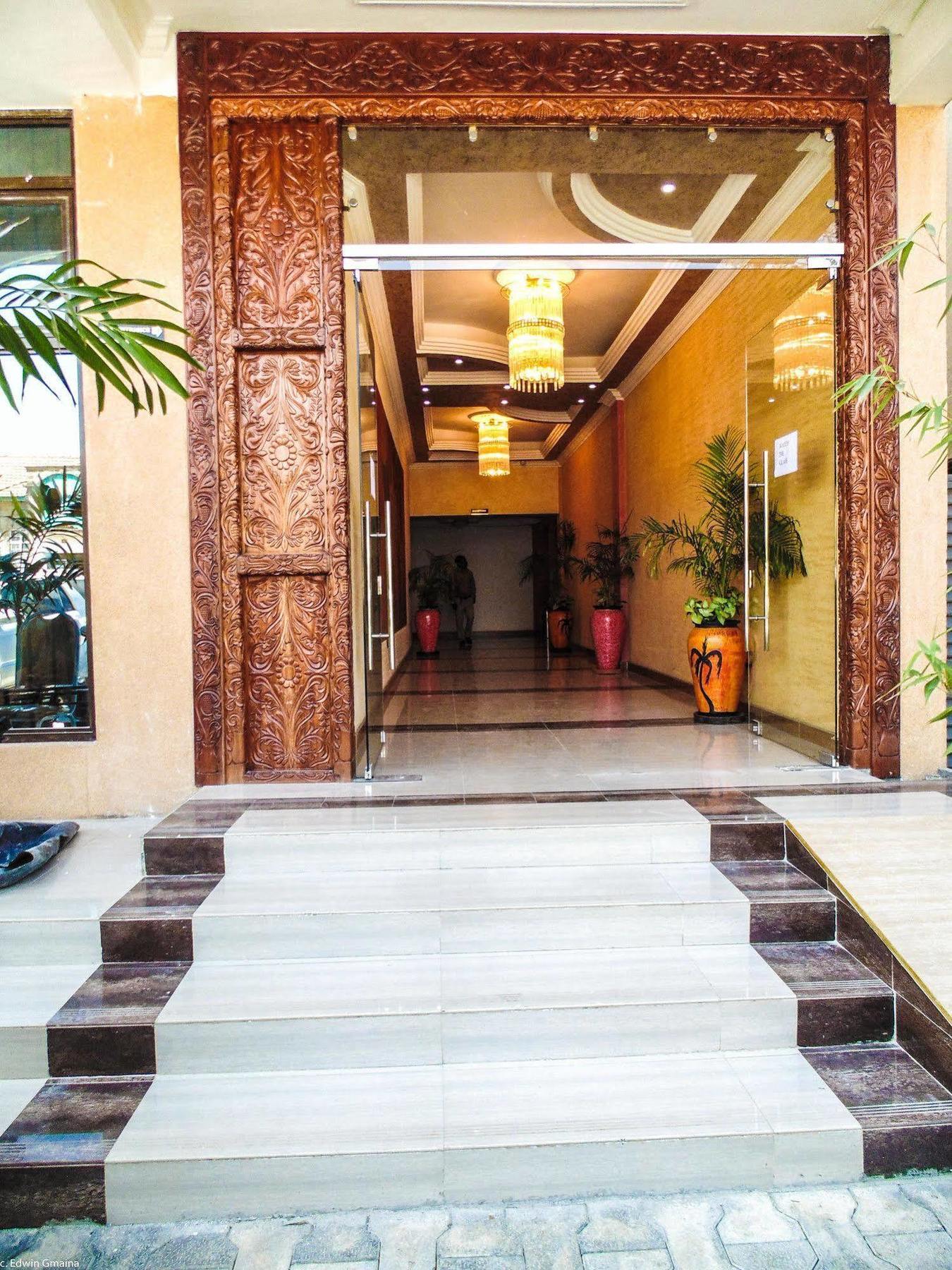 נקורו Eagle Palace Hotel מראה חיצוני תמונה