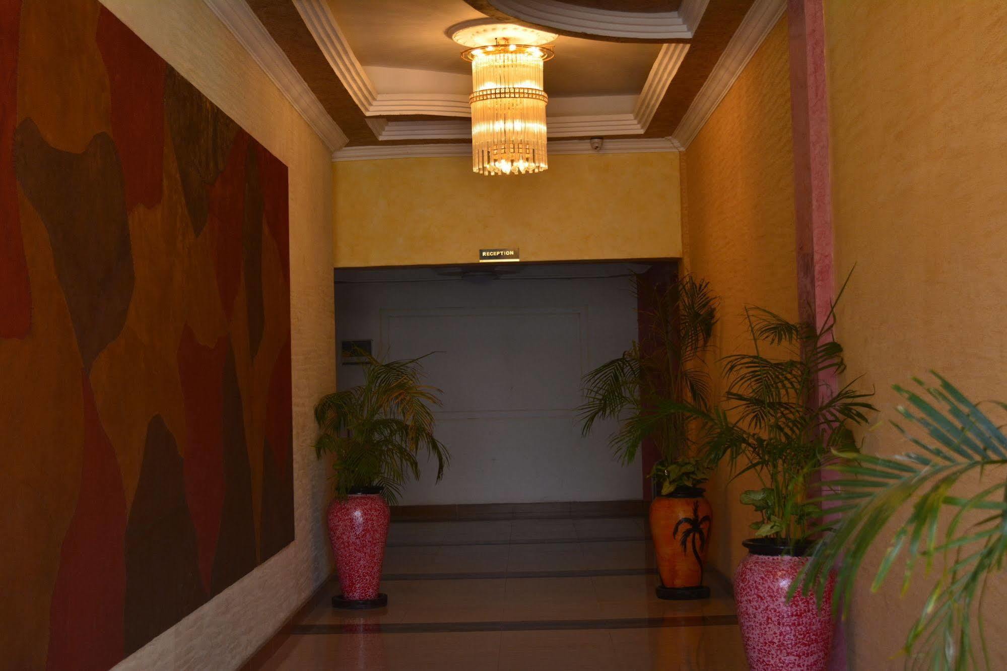 נקורו Eagle Palace Hotel מראה חיצוני תמונה