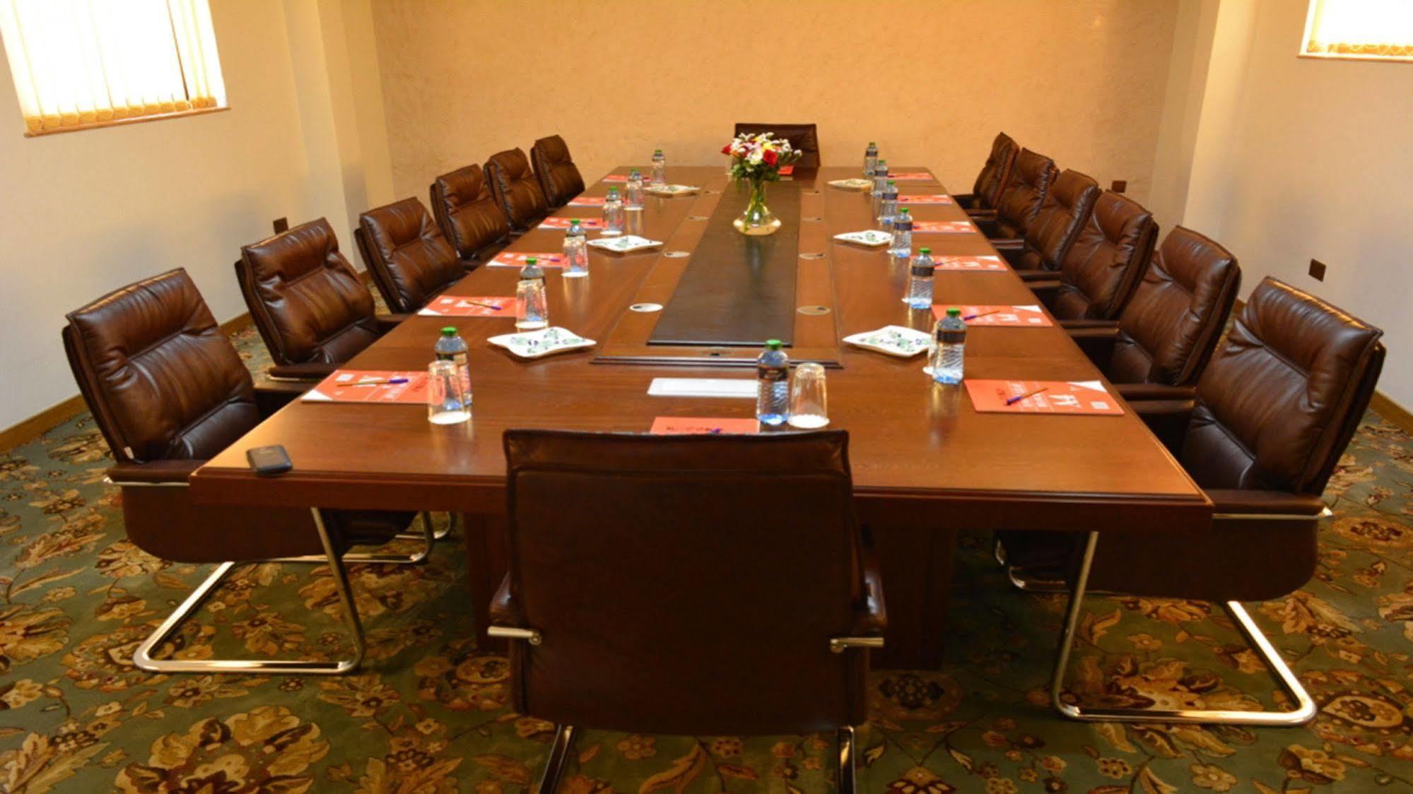 נקורו Eagle Palace Hotel מראה חיצוני תמונה